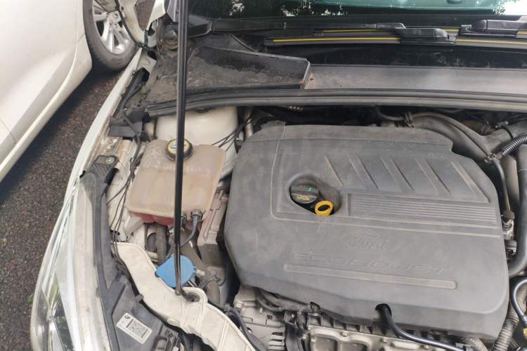 Used Ford Focus 2018 Sedan Classic EcoBoost 180 Automatic Elite Model Engine Bay Right