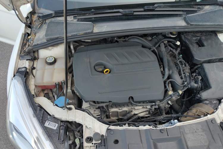 Used Ford Focus 2018 Sedan Classic EcoBoost 180 Automatic Elite Model Engine Bay Right