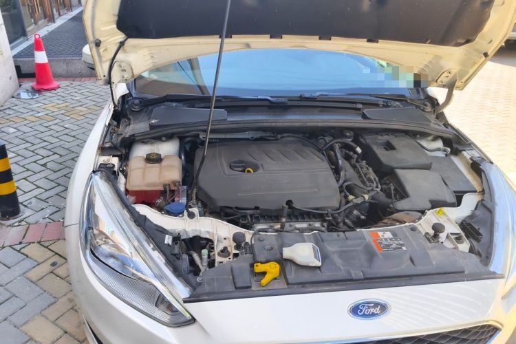 Used Ford Focus 2018 Hatchback Classic EcoBoost 180 Automatic Elite Model Engine Bay Right