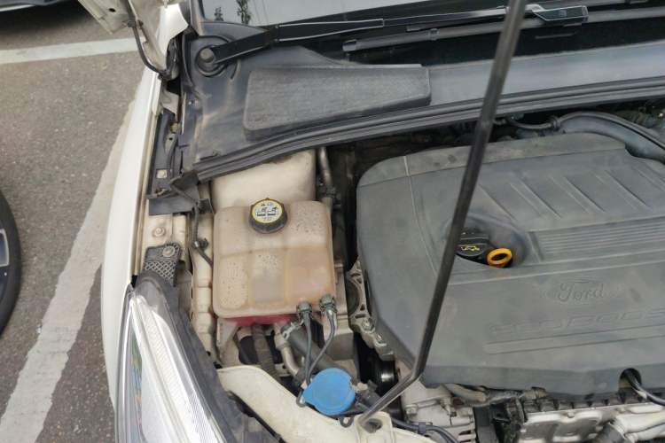 Used Ford Focus 2018 Sedan Classic EcoBoost 180 Automatic Elite Model Engine Bay Right