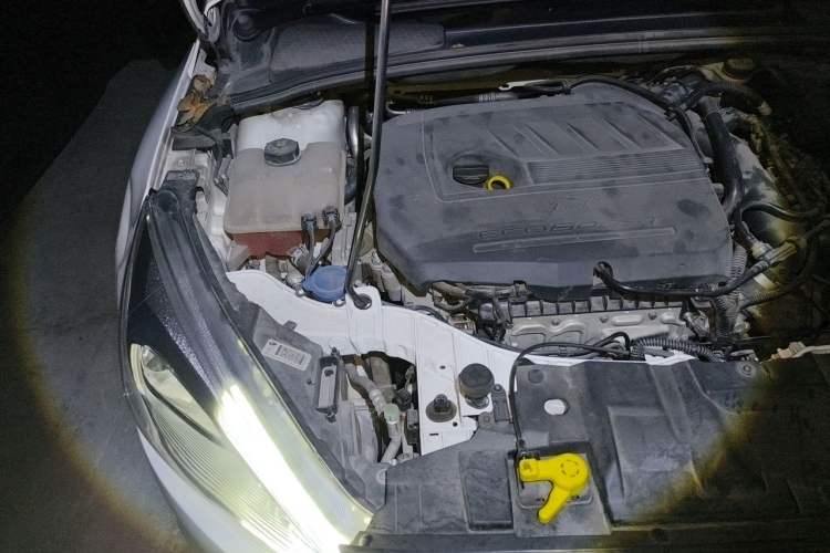 Used Ford Focus 2018 Hatchback Classic EcoBoost 180 Automatic Elite Model Engine Bay Right