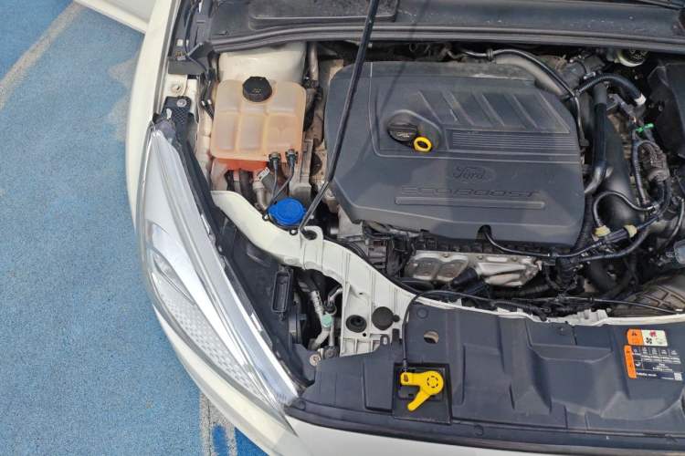 Used Ford Focus 2018 Hatchback Classic EcoBoost 180 Automatic Elite Model Engine Bay Right