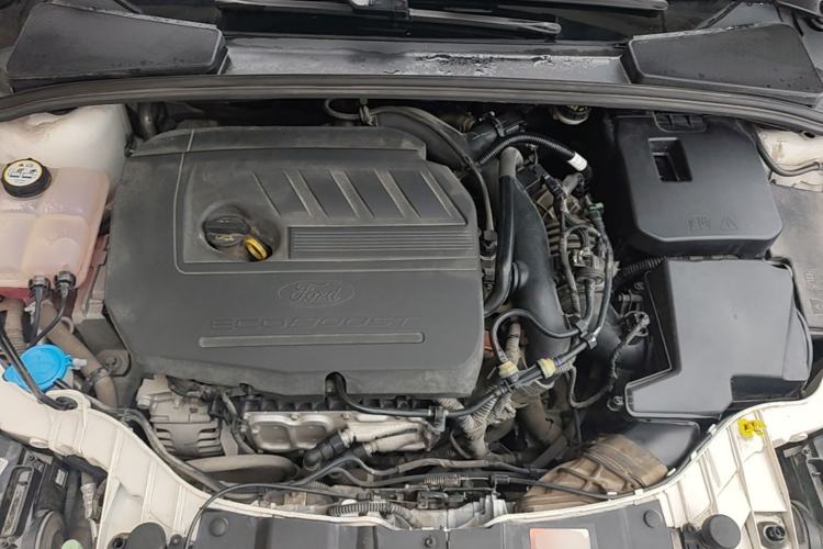 Used Ford Focus 2018 Sedan Classic EcoBoost 180 Automatic Elite Model Engine Bay