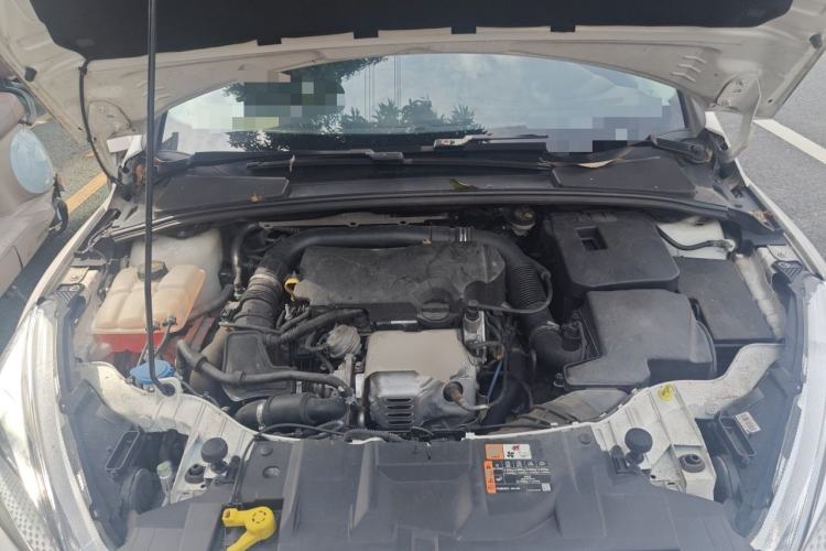 Used Ford Focus 2018 Two-Door Classic EcoBoost 125 Automatic Supercharged Style SmartDrive Edition Engine Bay