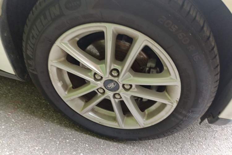 Used Ford Focus 2018 Two-Door Classic EcoBoost 125 Automatic Supercharged Style SmartDrive Edition Exterior 1