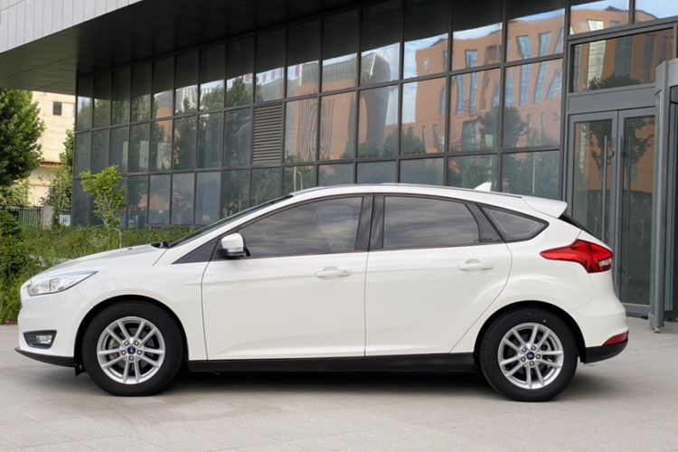 Used Ford Focus 2018 Hatchback Classic 1.6L Manual Fashion Edition SmartDrive Version Exterior 1