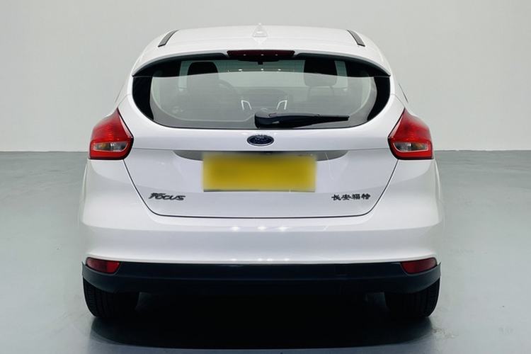 Used Ford Focus 2018 Hatchback Classic 1.6L Automatic Comfort Plus SmartDrive Edition Exterior 1