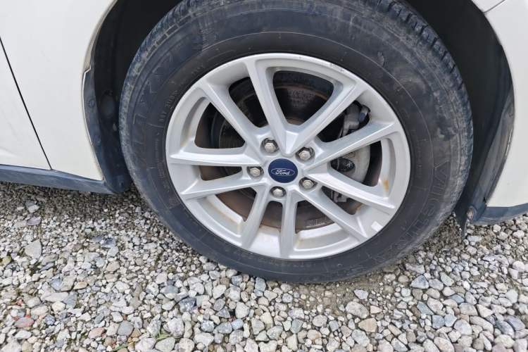 Used Ford Focus 2018 Sedan Classic 1.6L Automatic Trendy SmartDrive Edition Exterior 1