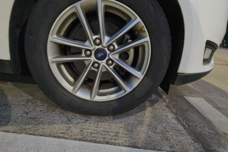 Used Ford Focus 2018 Sedan Classic EcoBoost 180 Automatic Elite Model Exterior 1