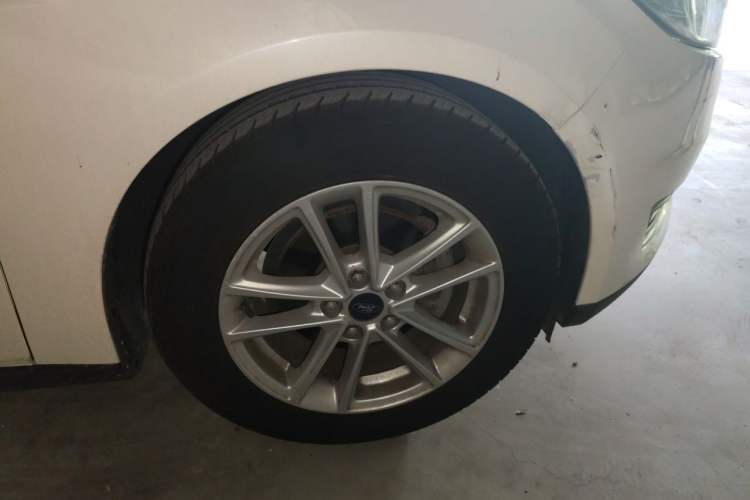 Used Ford Focus 2018 Hatchback Classic EcoBoost 180 Automatic Elite Model Exterior 1