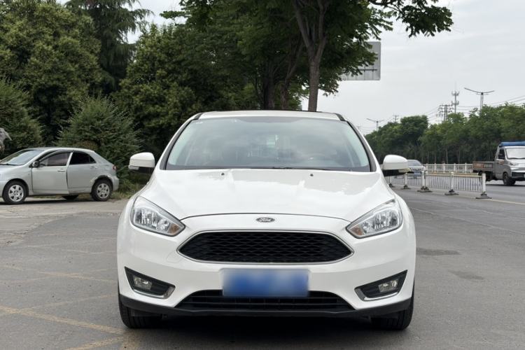 Used Ford Focus 2018 Hatchback Classic EcoBoost 180 Automatic Elite Model Exterior 2