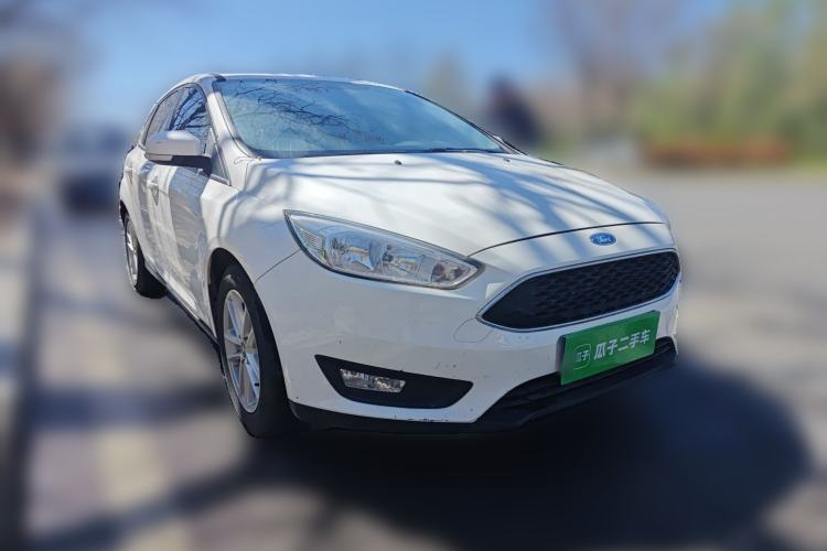 Used Ford Focus 2018 Hatchback Classic 1.6L Automatic Trendy SmartDrive Edition Exterior 2