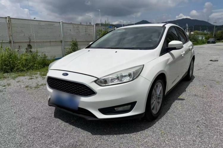 Used Ford Focus 2018 Two-Door Classic EcoBoost 125 Automatic Supercharged Style SmartDrive Edition Exterior 2