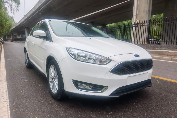 Used Ford Focus 2018 Hatchback Classic EcoBoost 180 Automatic Elite Model Exterior 2