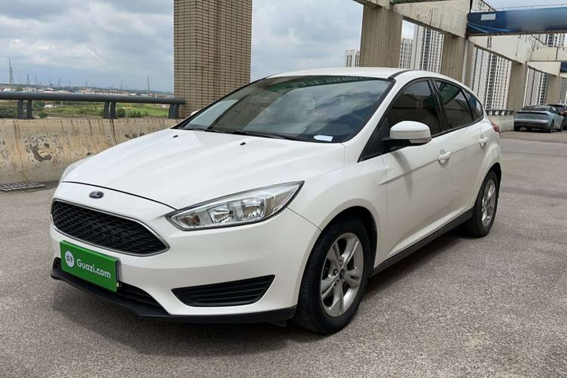 Used Ford Focus 2018 Hatchback Classic 1.6L Automatic Comfort Plus SmartDrive Edition Exterior 2