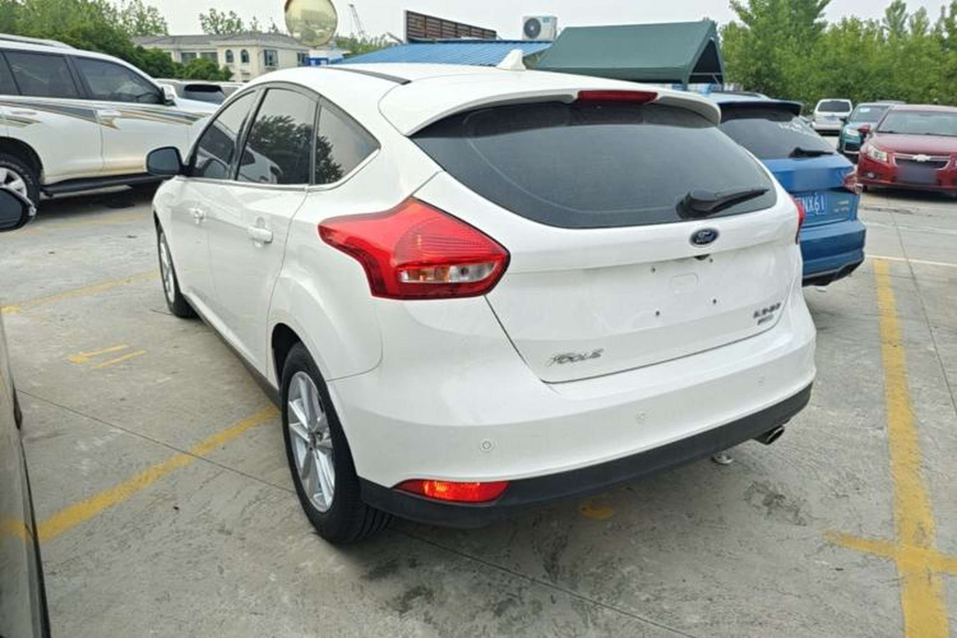 Used Ford Focus 2018 Hatchback Classic EcoBoost 180 Automatic Elite Model Exterior 2