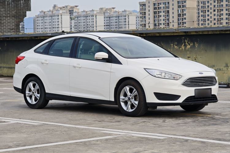 Used Ford Focus 2018 Sedan Classic 1.6L Automatic Comfort Plus Smart Drive Version Exterior 2