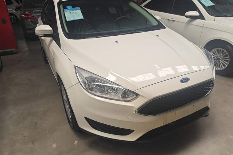 Used Ford Focus 2018 Hatchback Classic 1.6L Automatic Comfort Plus SmartDrive Edition Exterior 2