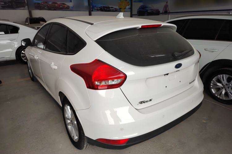 Used Ford Focus 2018 Hatchback Classic 1.6L Automatic Trendy SmartDrive Edition Exterior 2