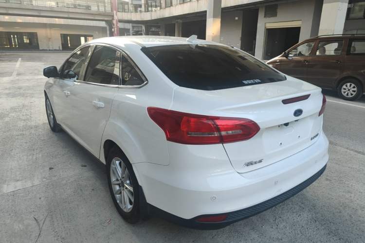 Used Ford Focus 2018 Sedan Classic 1.6L Automatic Trendy SmartDrive Edition Exterior 2