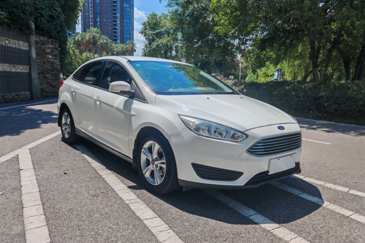 Used Ford Focus 2018 Sedan Classic 1.6L Automatic Comfort Plus Smart Drive Version Exterior 2