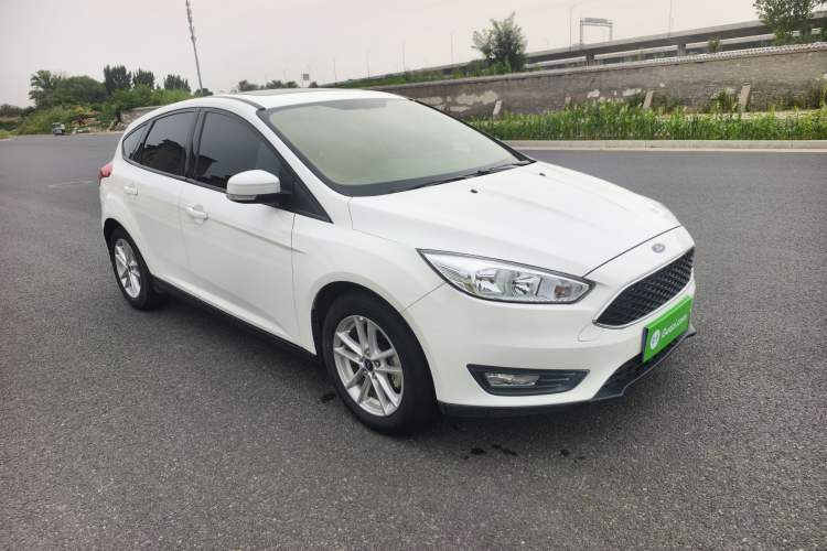 Used Ford Focus 2018 Hatchback Classic 1.6L Manual Fashion Edition SmartDrive Version Exterior 3