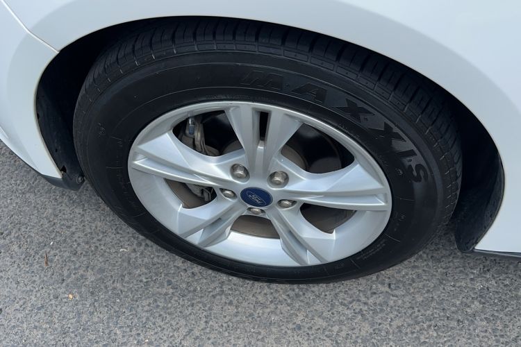 Used Ford Focus 2018 Hatchback Classic 1.6L Automatic Comfort Plus SmartDrive Edition Exterior 3
