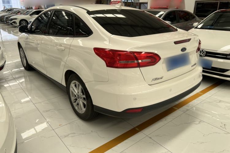 Used Ford Focus 2018 Sedan Classic 1.6L Automatic Trendy SmartDrive Edition Exterior 3