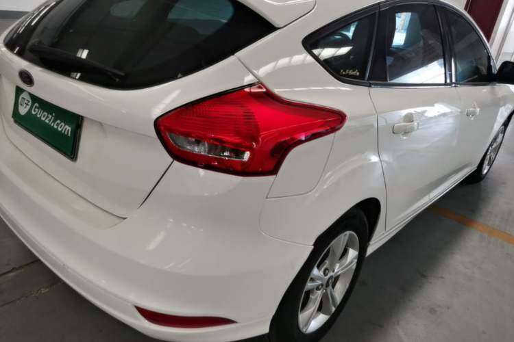 Used Ford Focus 2018 Hatchback Classic 1.6L Automatic Comfort Plus SmartDrive Edition Exterior 3