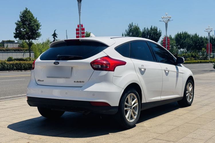 Used Ford Focus 2018 Hatchback Classic 1.6L Automatic Trendy SmartDrive Edition Exterior 3