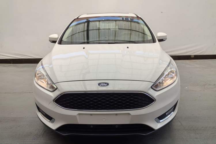 Used Ford Focus 2018 Hatchback Classic EcoBoost 180 Automatic Elite Model Exterior 3