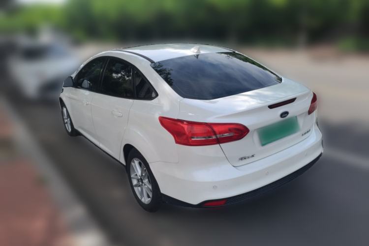 Used Ford Focus 2018 Sedan Classic 1.6L Manual Fashion Edition SmartDrive Version Exterior 3