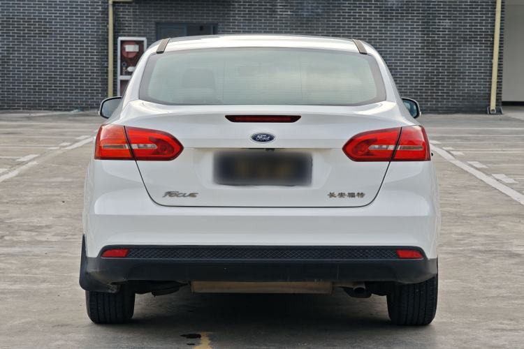 Used Ford Focus 2018 Sedan Classic 1.6L Automatic Comfort Plus Smart Drive Version Exterior 3