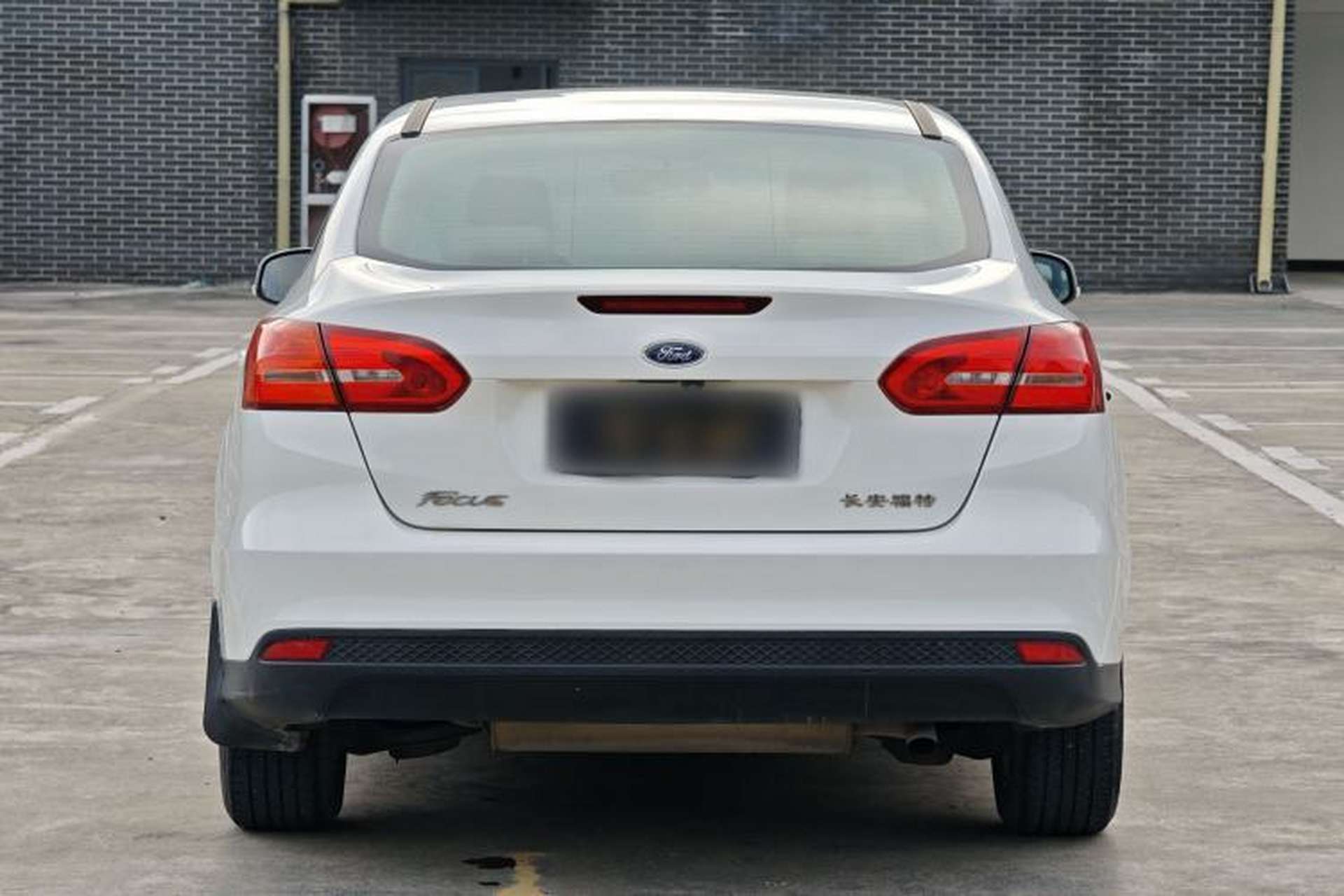 Used Ford Focus 2018 Sedan Classic 1.6L Automatic Comfort Plus Smart Drive Version Exterior 3