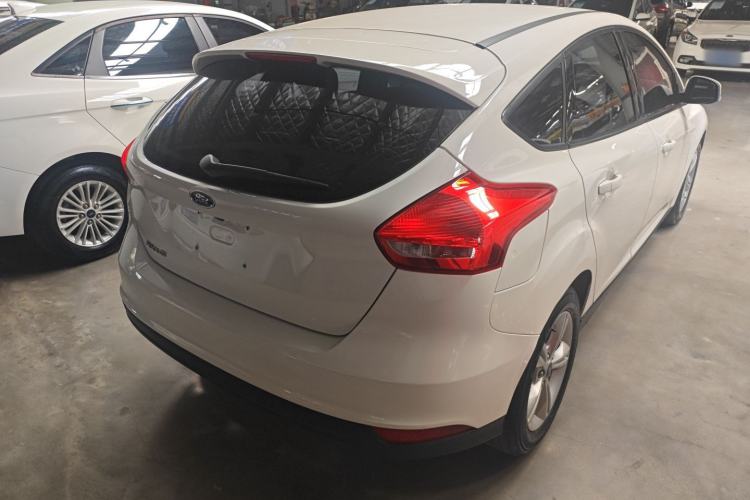 Used Ford Focus 2018 Hatchback Classic 1.6L Automatic Comfort Plus SmartDrive Edition Exterior 3
