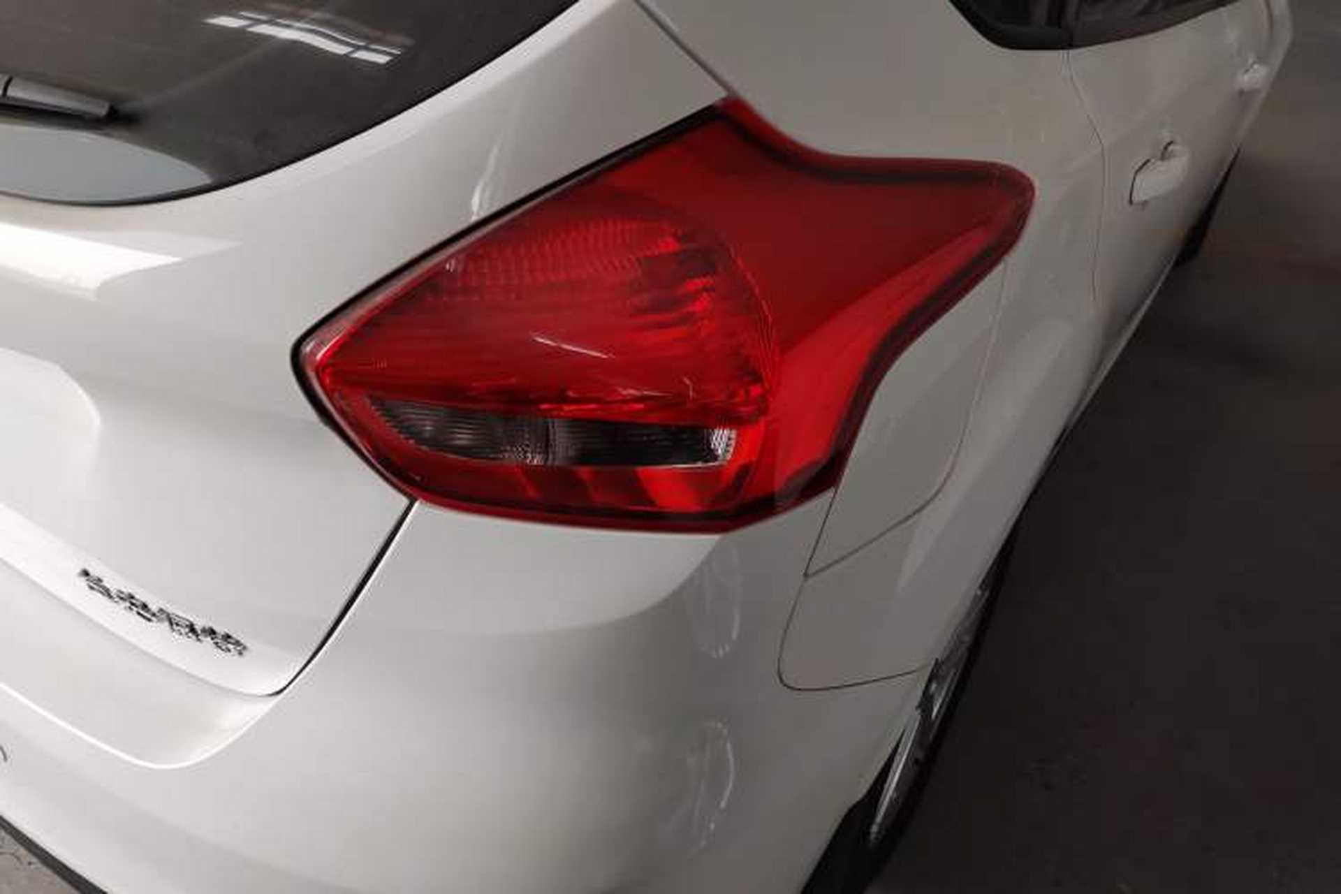 Used Ford Focus 2018 Hatchback Classic 1.6L Automatic Trendy SmartDrive Edition Exterior 3