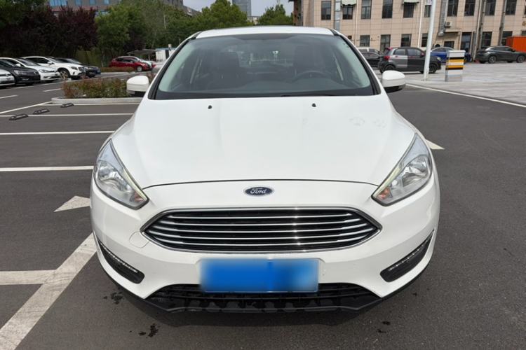Used Ford Focus 2018 Sedan Classic EcoBoost 180 Automatic Elite Model Exterior 3