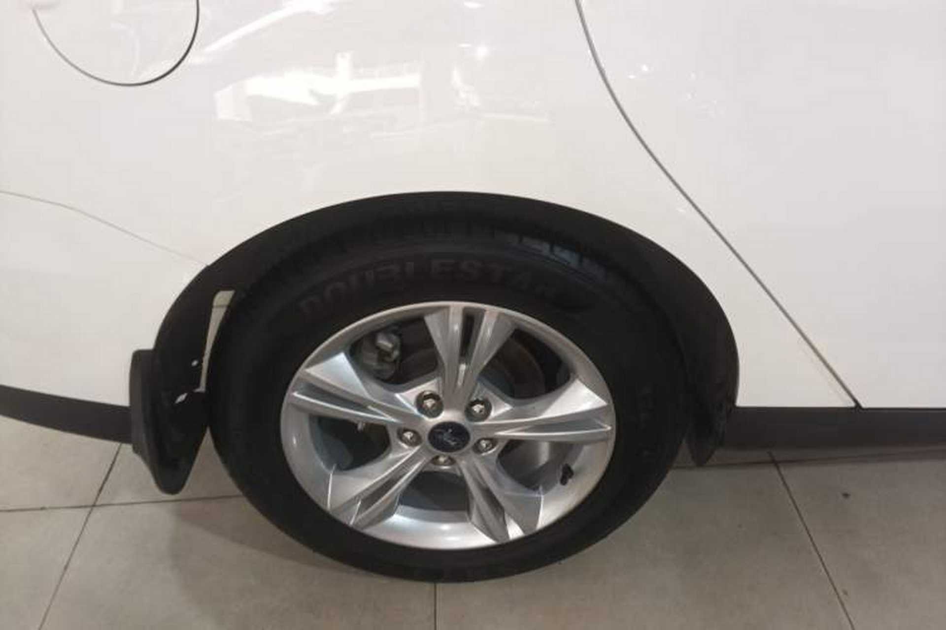 Used Ford Focus 2018 Sedan Classic 1.6L Automatic Comfort Plus Smart Drive Version Exterior 3