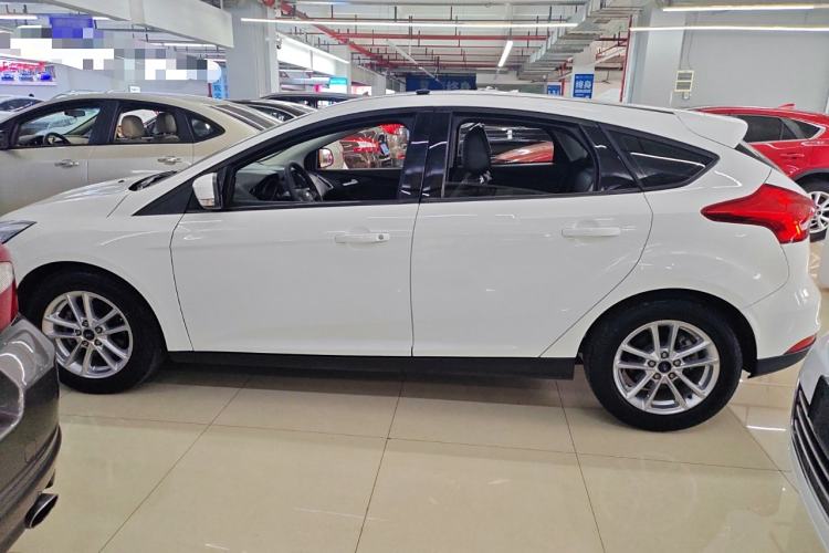 Used Ford Focus 2018 Hatchback Classic 1.6L Automatic Trendy SmartDrive Edition Exterior 3