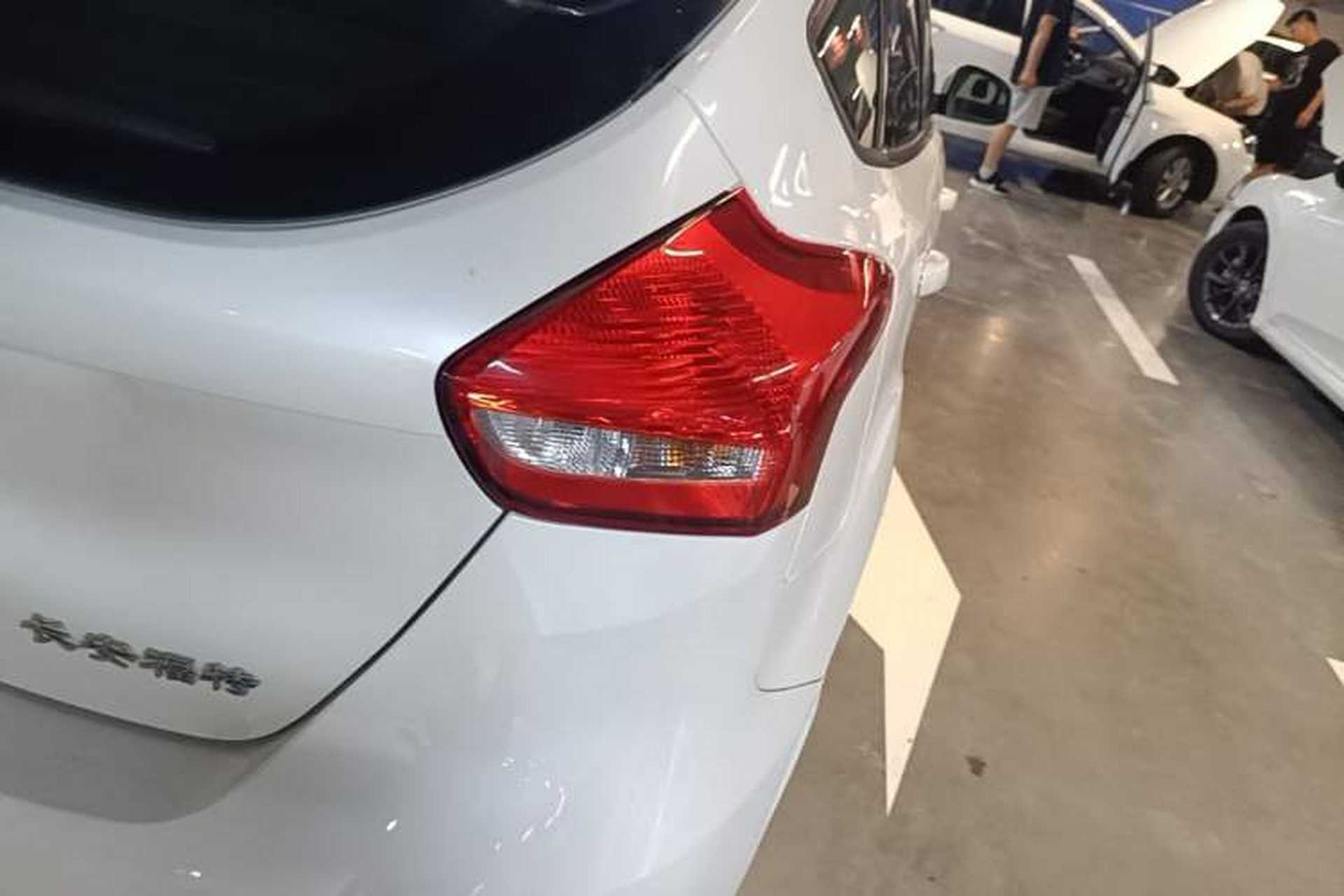 Used Ford Focus 2018 Hatchback Classic 1.6L Automatic Comfort Plus SmartDrive Edition Exterior 3