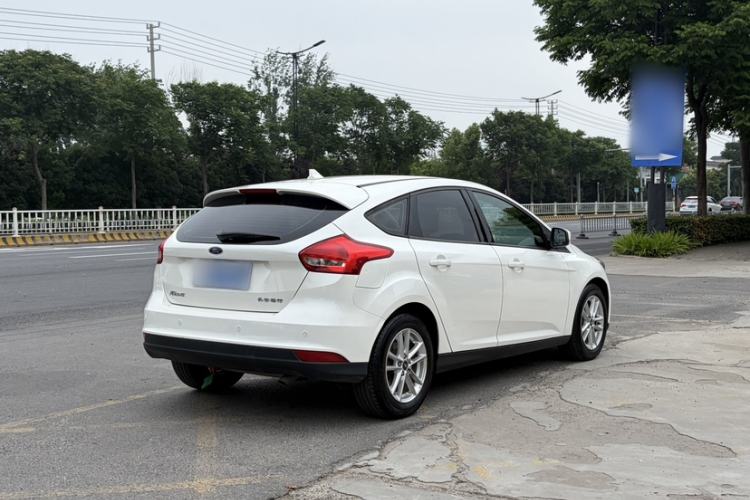 Used Ford Focus 2018 Hatchback Classic 1.6L Manual Fashion Edition SmartDrive Version Exterior 3