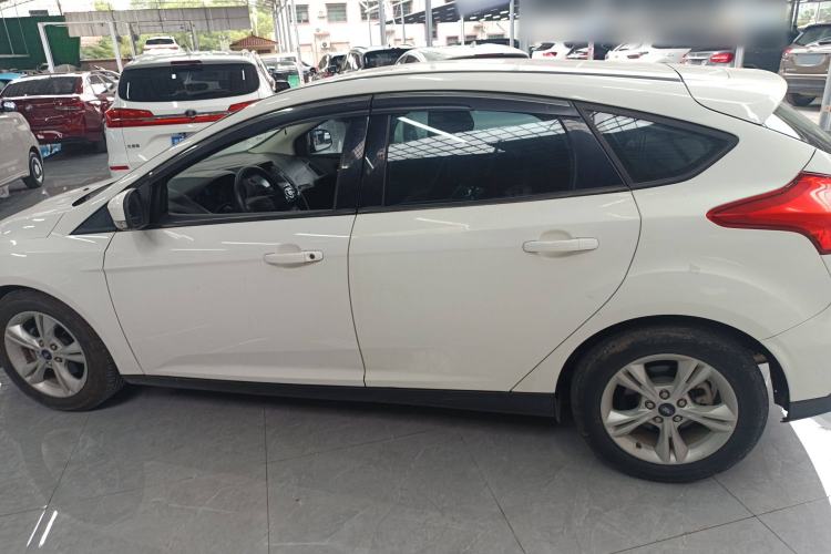 Used Ford Focus 2018 Hatchback Classic 1.6L Automatic Comfort Plus SmartDrive Edition Exterior 3
