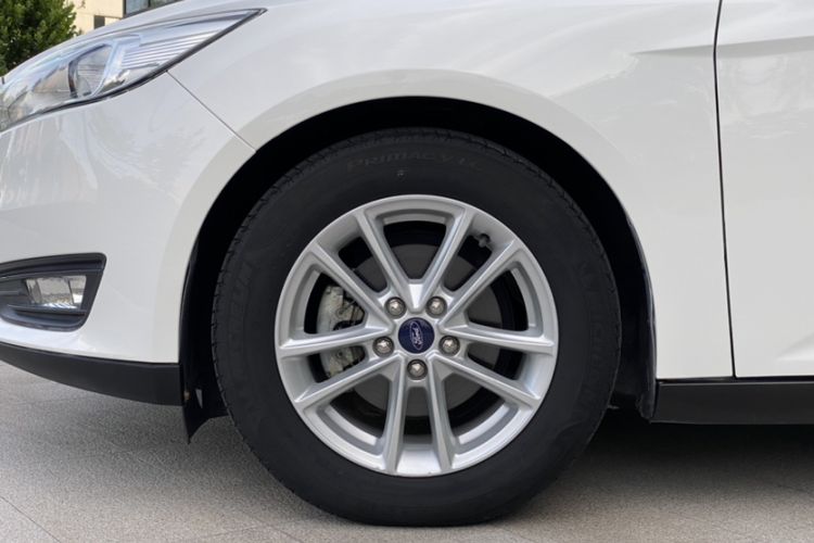 Used Ford Focus 2018 Hatchback Classic 1.6L Manual Fashion Edition SmartDrive Version Exterior 4