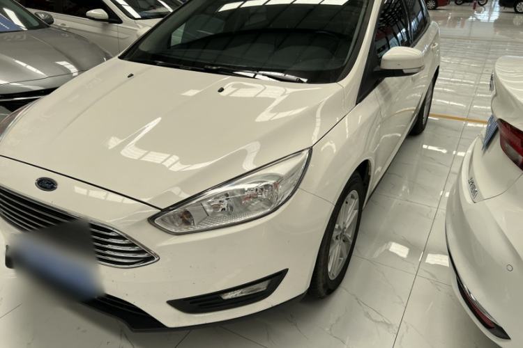 Used Ford Focus 2018 Sedan Classic 1.6L Automatic Trendy SmartDrive Edition Exterior 4