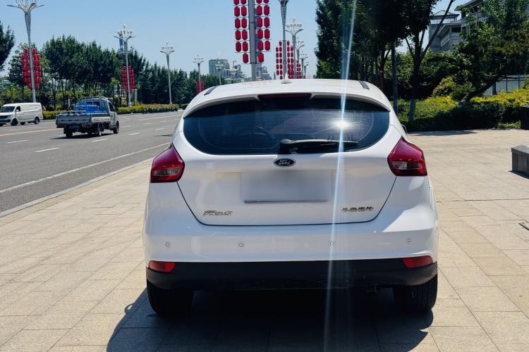 Used Ford Focus 2018 Hatchback Classic 1.6L Automatic Trendy SmartDrive Edition Exterior 4