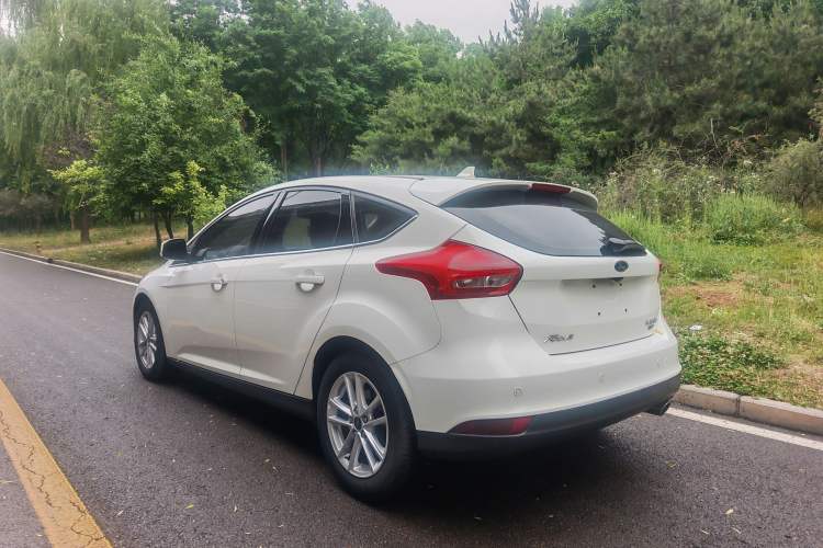 Used Ford Focus 2018 Hatchback Classic EcoBoost 180 Automatic Elite Model Exterior 4