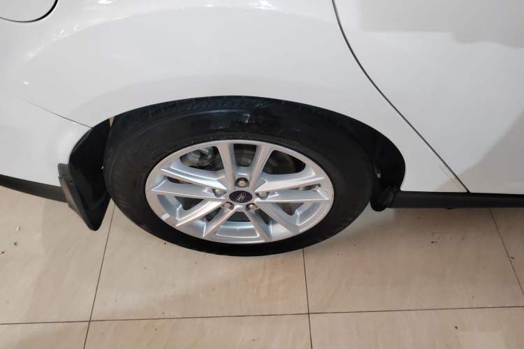 Used Ford Focus 2018 Sedan Classic 1.6L Automatic Trendy SmartDrive Edition Exterior 4