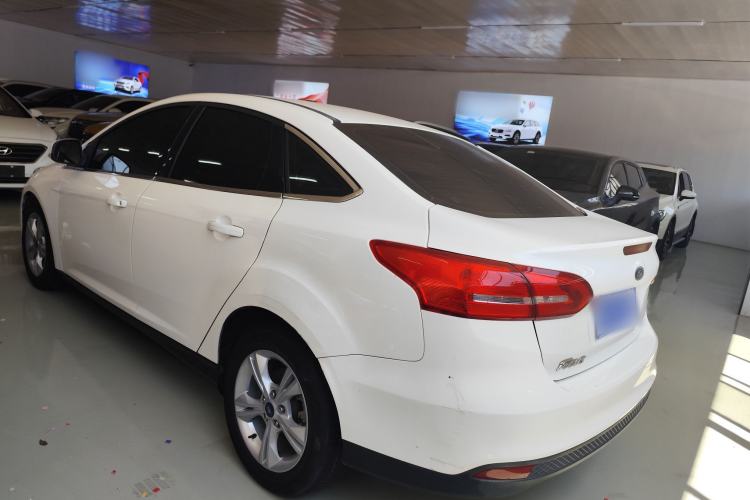 Used Ford Focus 2018 Sedan Classic 1.6L Automatic Comfort Plus Smart Drive Version Exterior 4