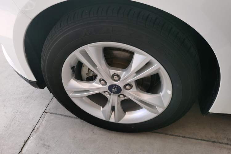 Used Ford Focus 2018 Hatchback Classic 1.6L Automatic Comfort Plus SmartDrive Edition Exterior 4
