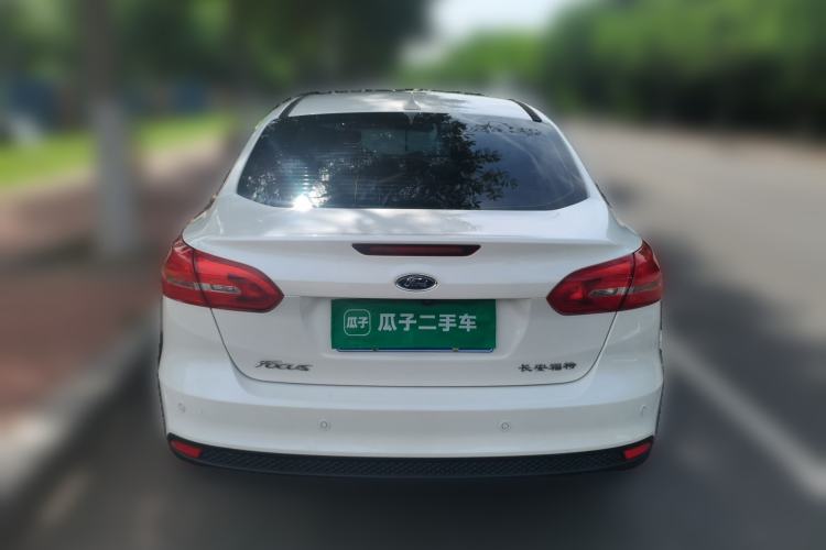 Used Ford Focus 2018 Sedan Classic 1.6L Manual Fashion Edition SmartDrive Version Exterior 4